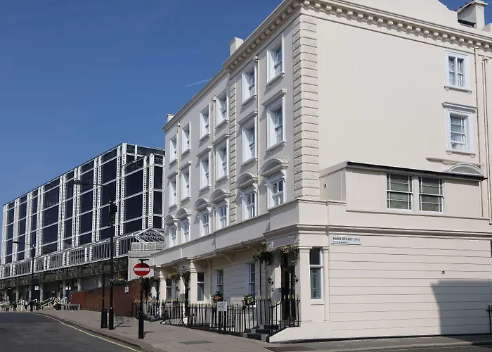 Cheap hotel: Best Western Buckingham Palace Rd