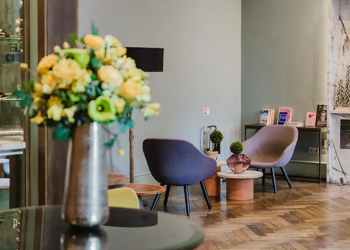 Hotel near College: The Chapter Hotels - Lancaster Gate