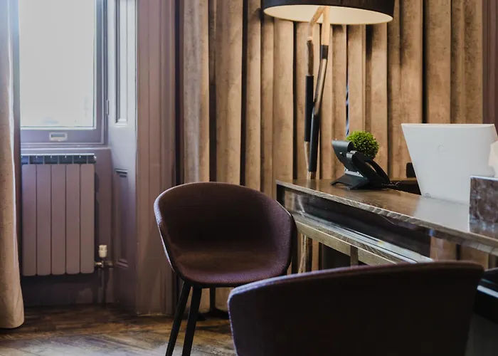 Hotel near College: The Chapter Hotels - Lancaster Gate